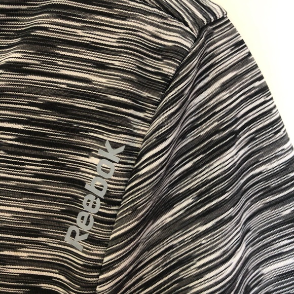 FINAL PRICE 🚨 | Reebok Striped Workout Top - Picture 4 of 5